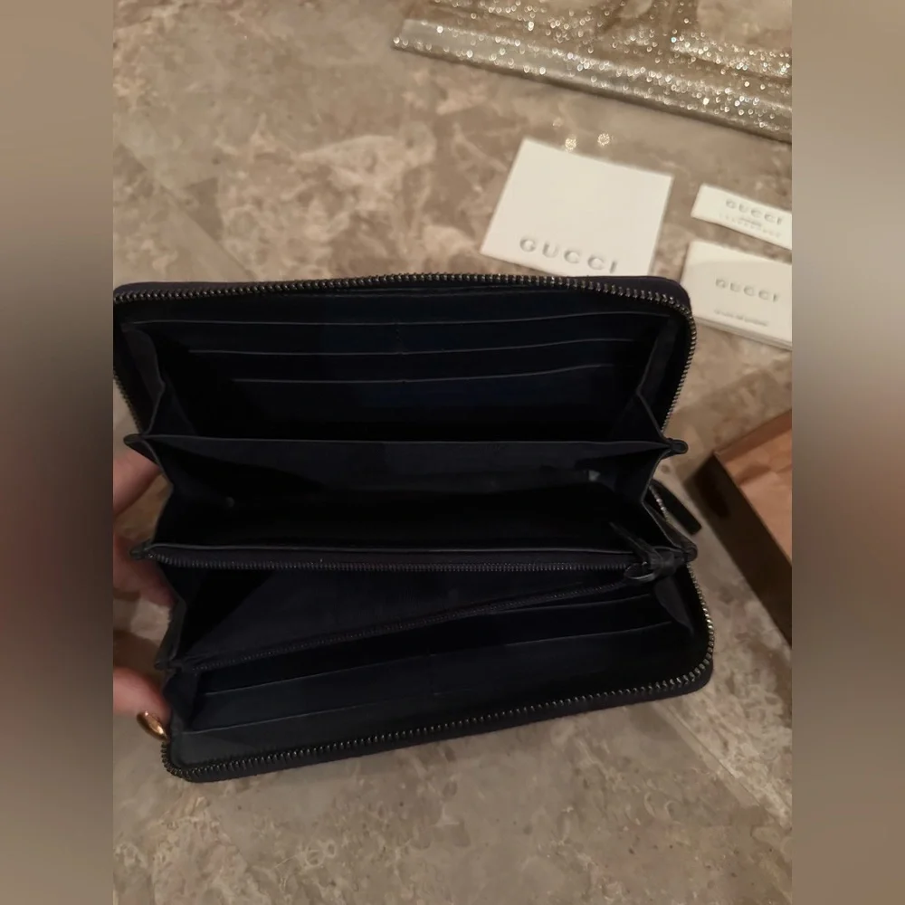 ♠️EUC♠️ Gucci Microguccissima Pattern Leather Wallet - Picture 6 of 14
